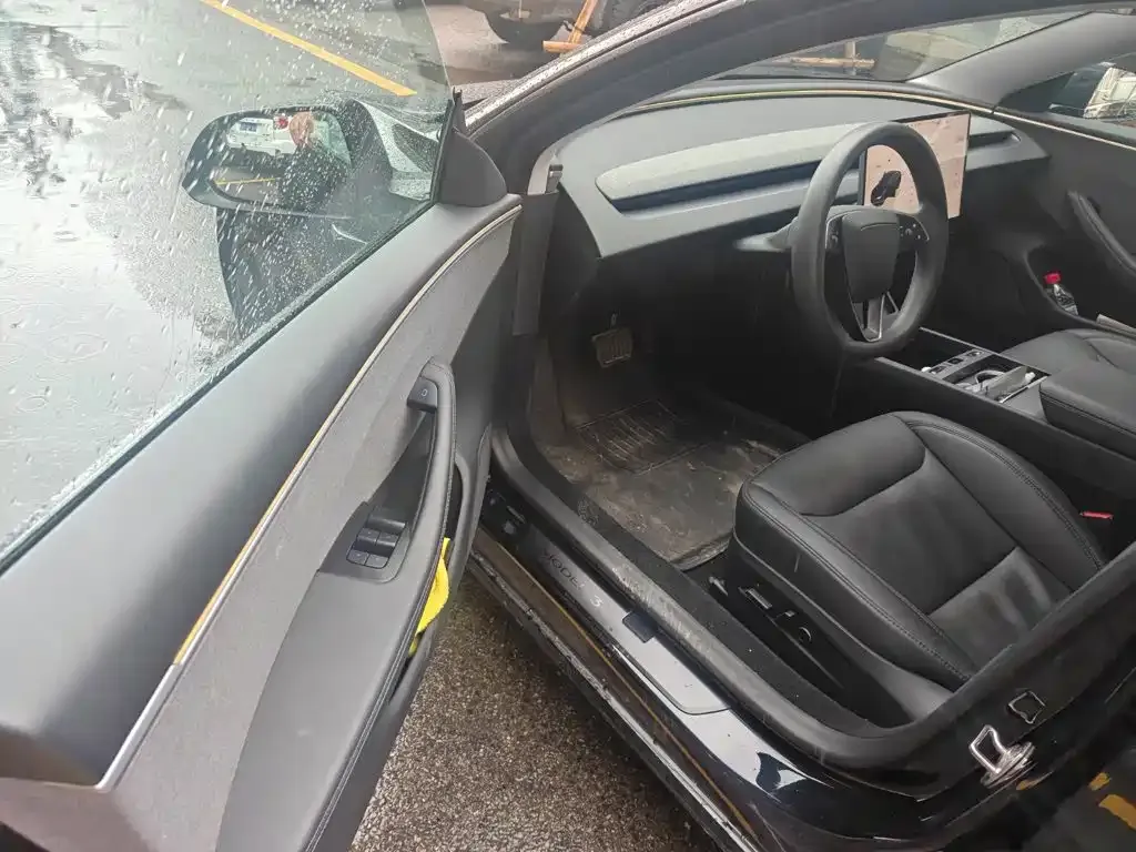 Tesla Model 3 — фото 10