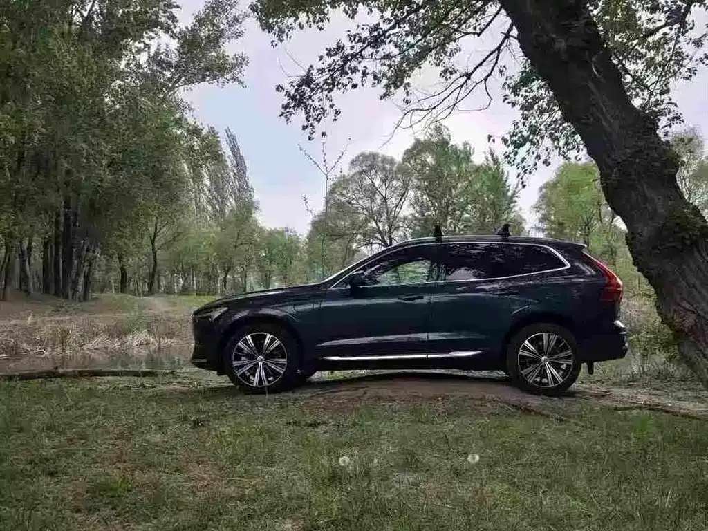 Volvo XC60 PHEV — фото 7