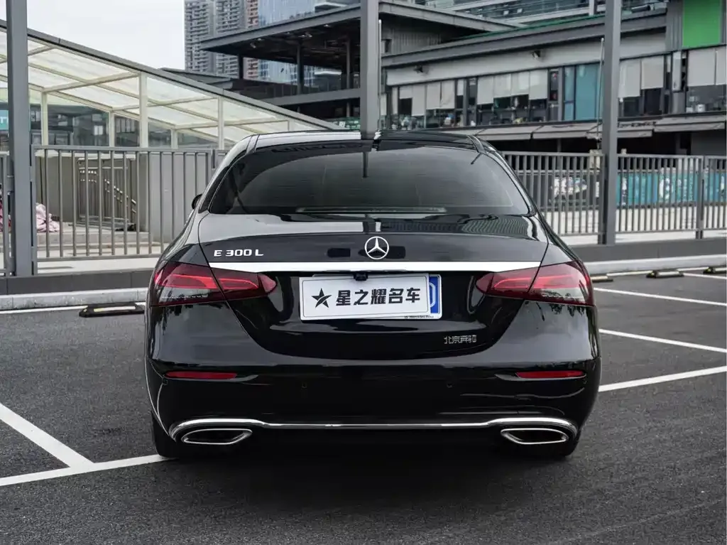 Mercedes-Benz E-Class — фото 10