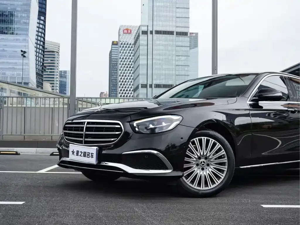 Mercedes-Benz E-Class — фото 7