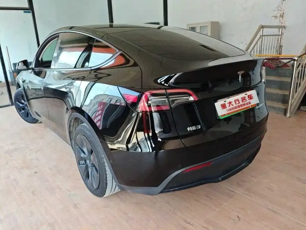 Tesla Model Y — фото 3