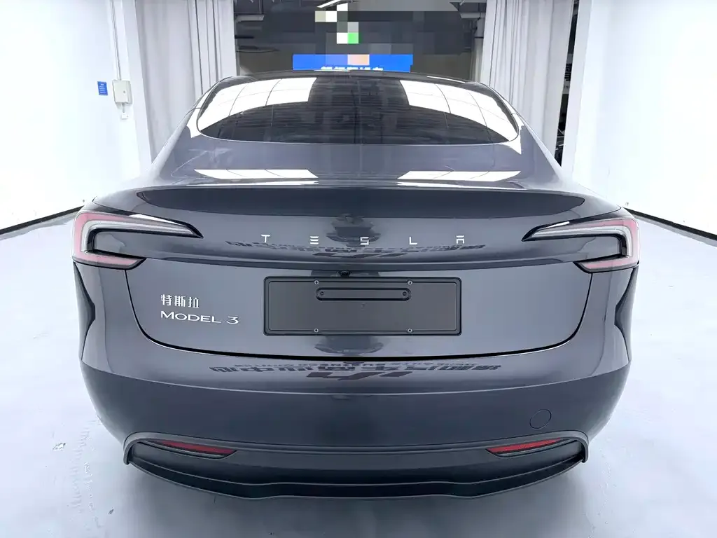 Tesla Model 3 — фото 6