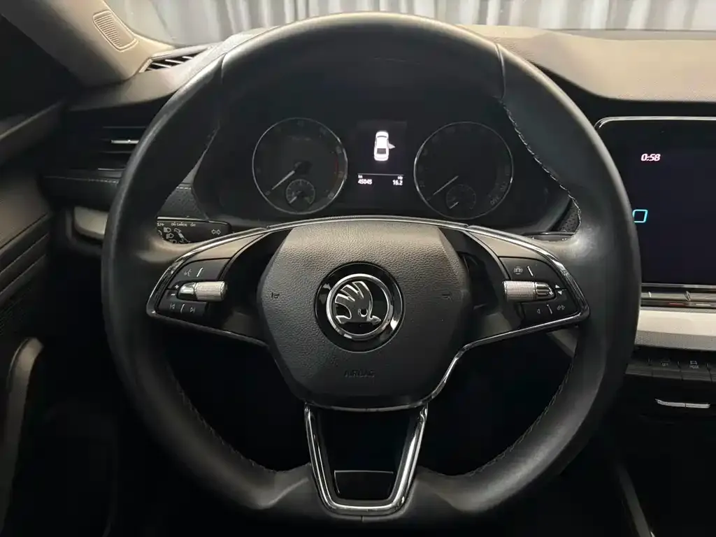 Skoda Octavia — фото 9