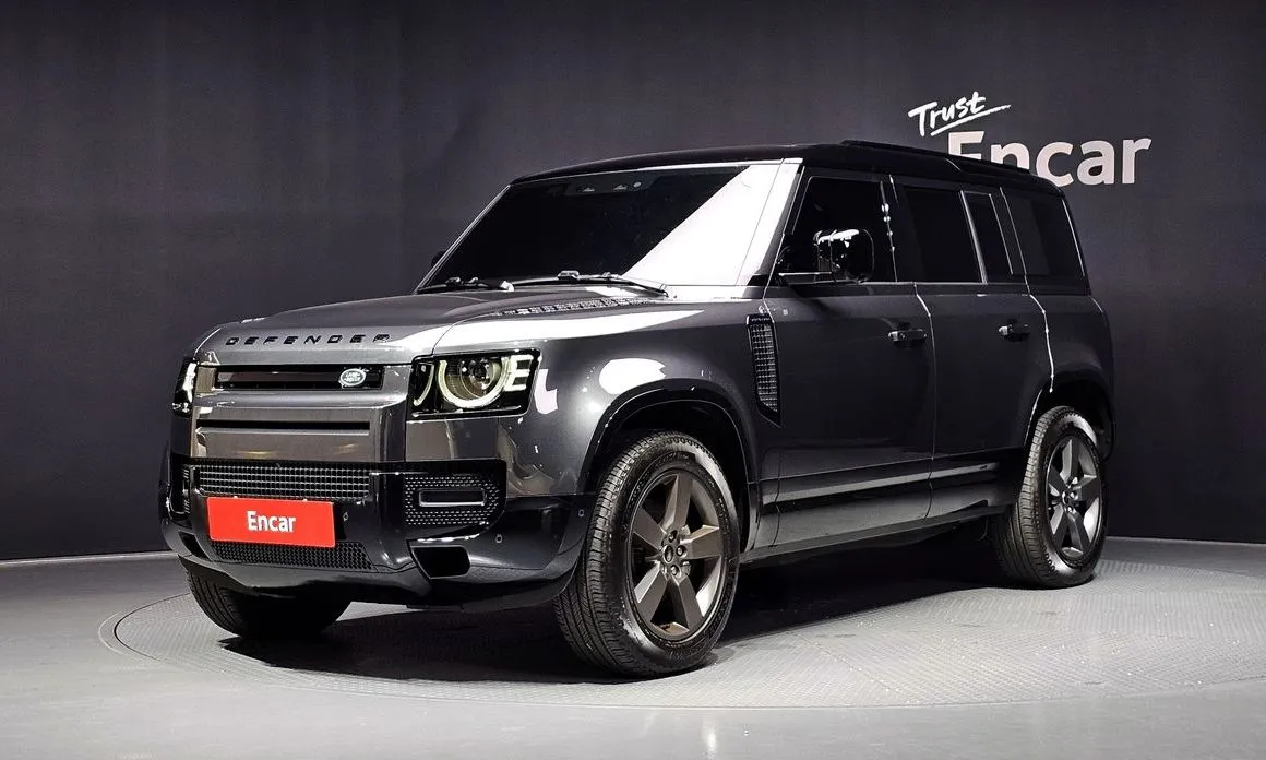 Land Rover Defender — фото 1