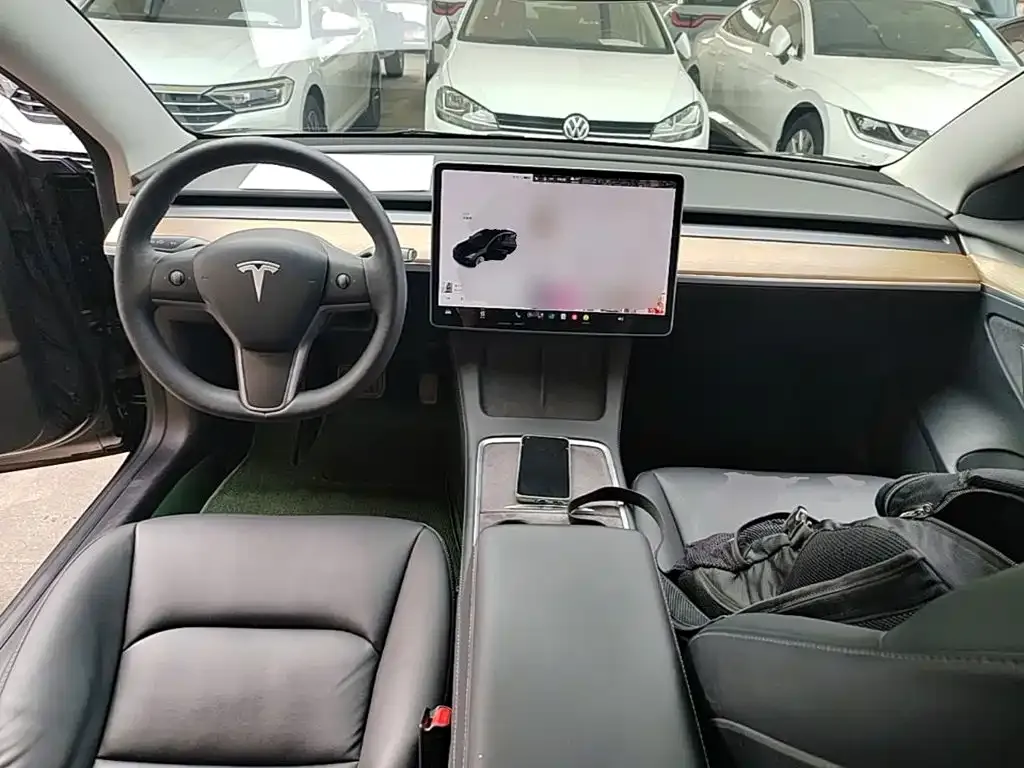 Tesla Model 3 — фото 2