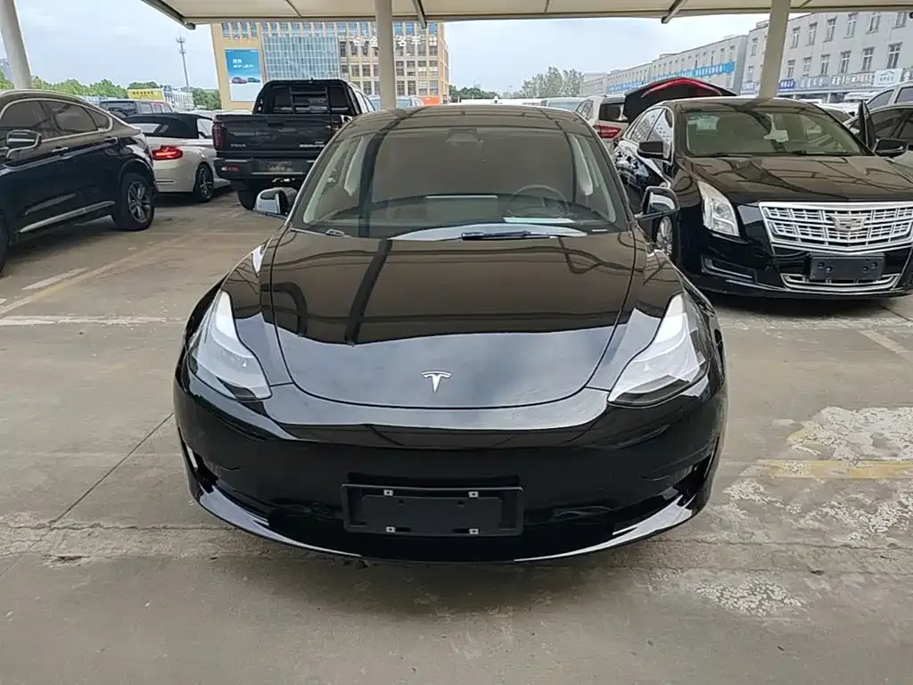 Tesla Model 3 — фото 9