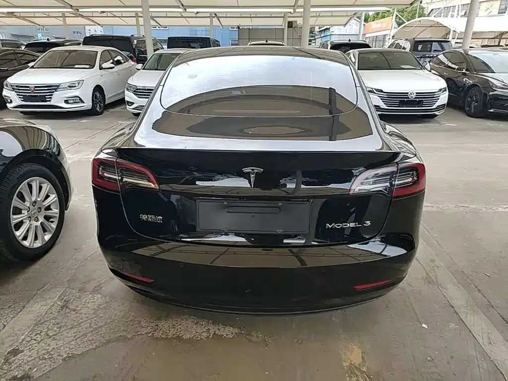 Tesla Model 3 — фото 4