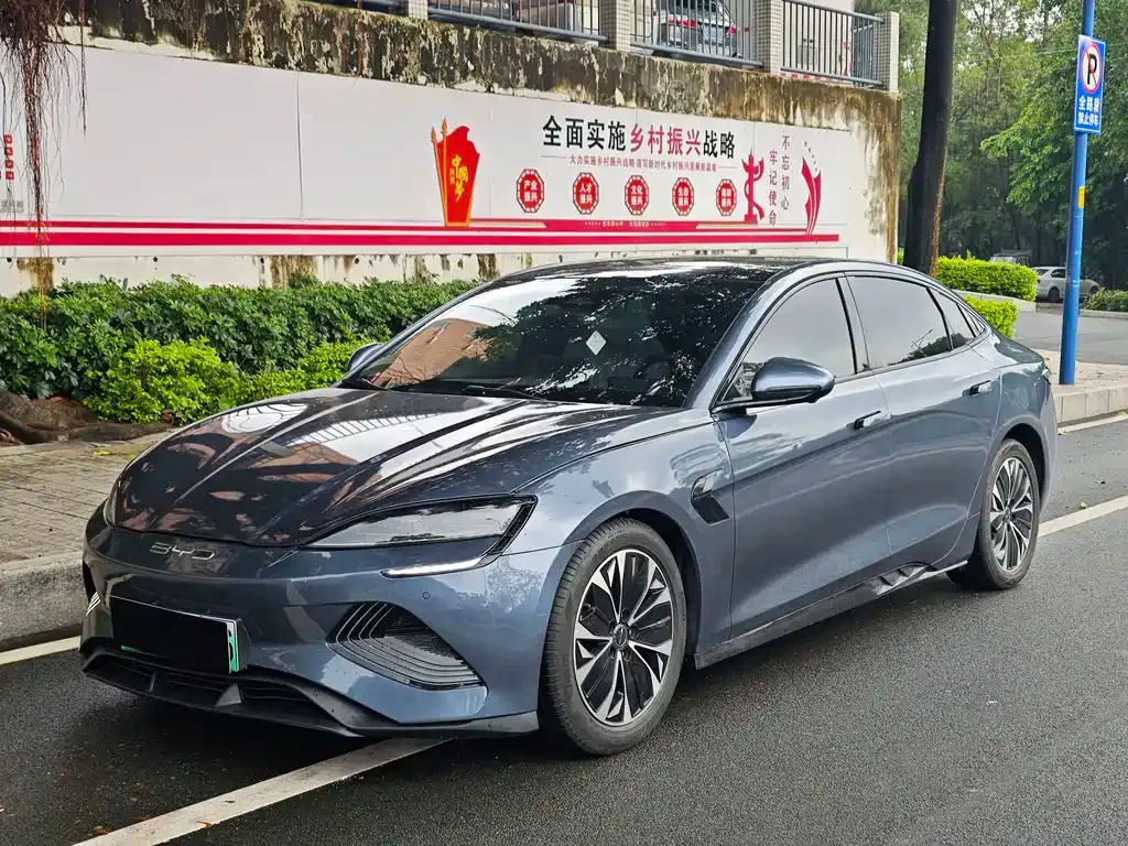 BYD Seal — фото 1