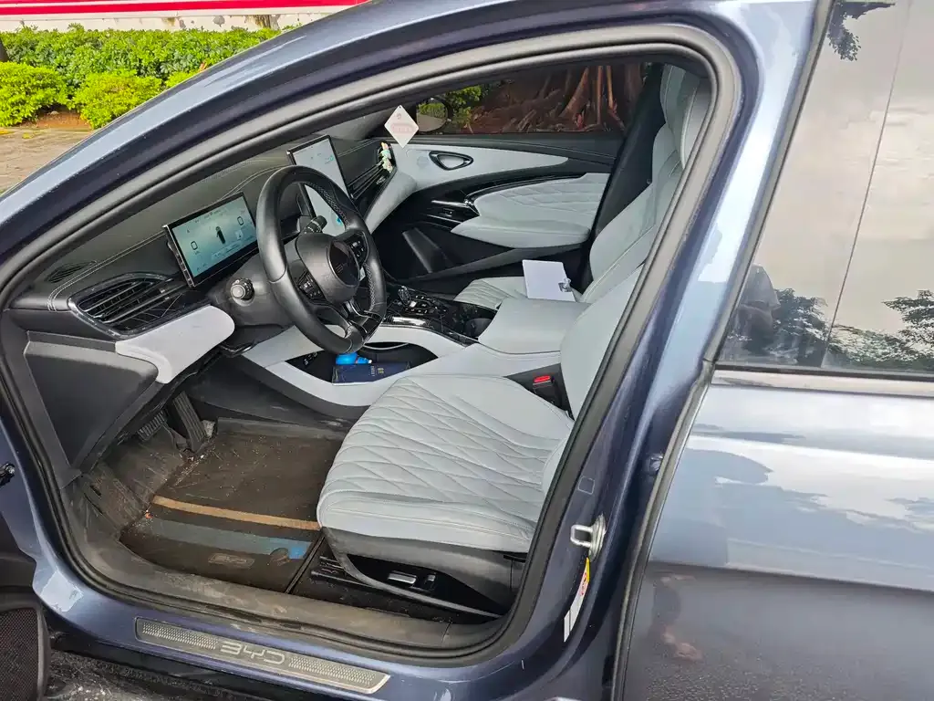 BYD Seal — фото 2