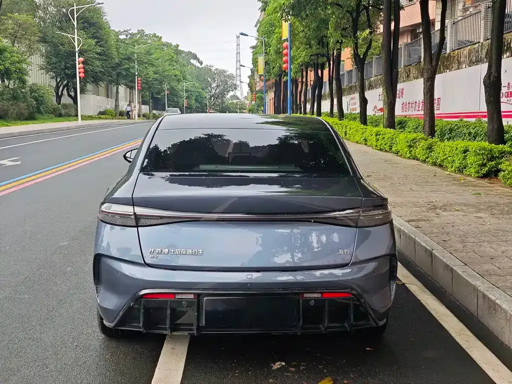 BYD Seal — фото 10
