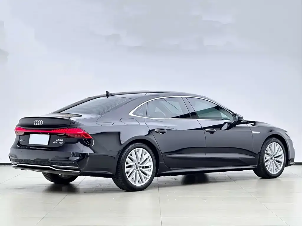 Audi A7L — фото 2