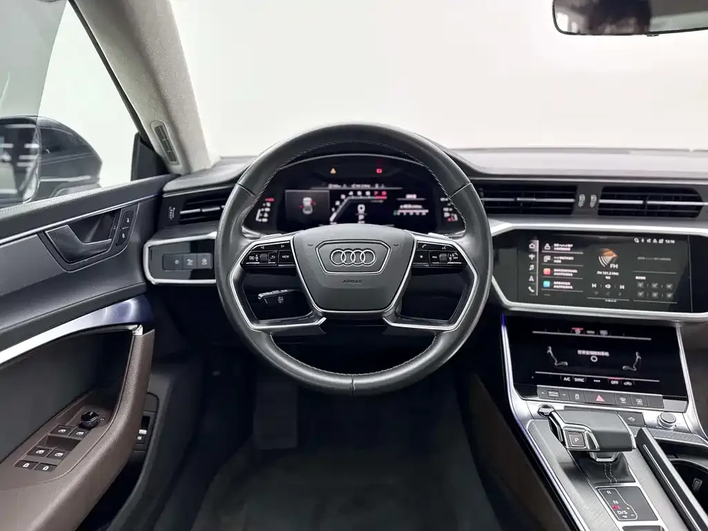 Audi A7L — фото 7