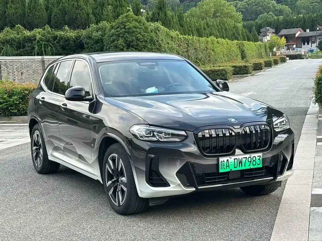 BMW iX3 — фото 9