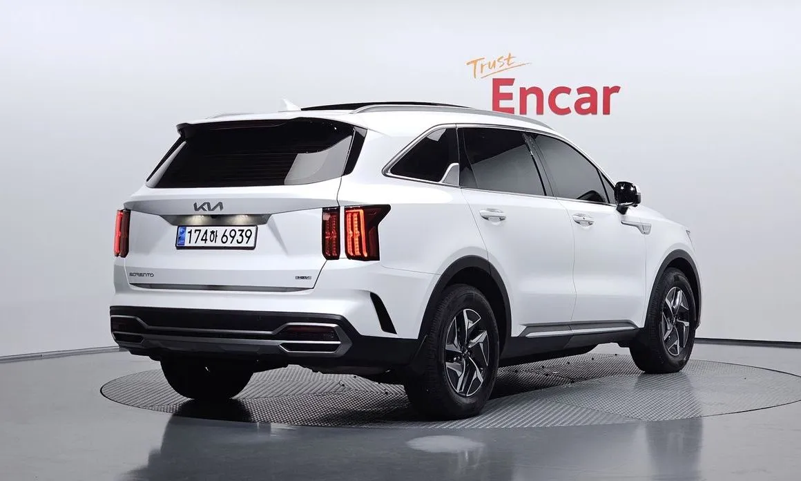 Kia Sorento — фото 6