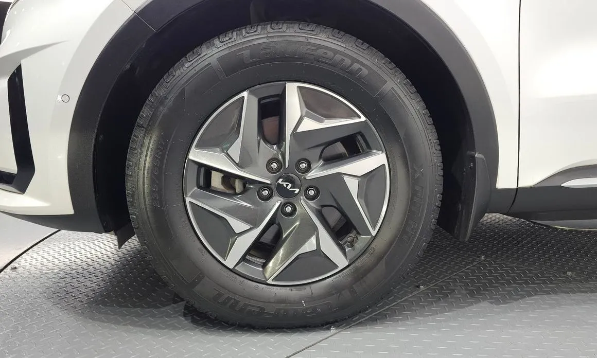 Kia Sorento — фото 9
