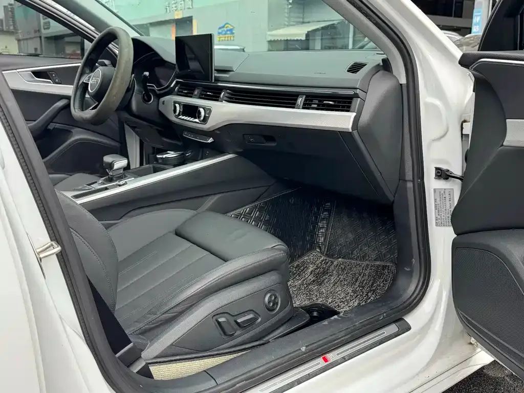 Audi A4 (Import) — фото 3