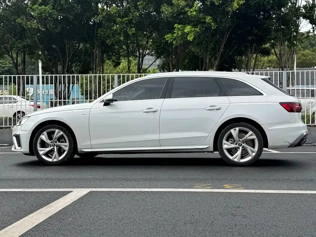 Audi A4 (Import) — фото 8