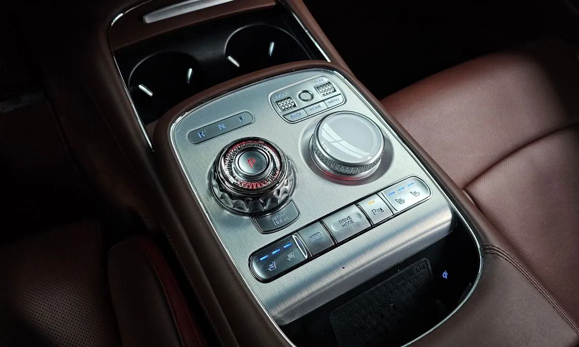 Genesis G90 — фото 9