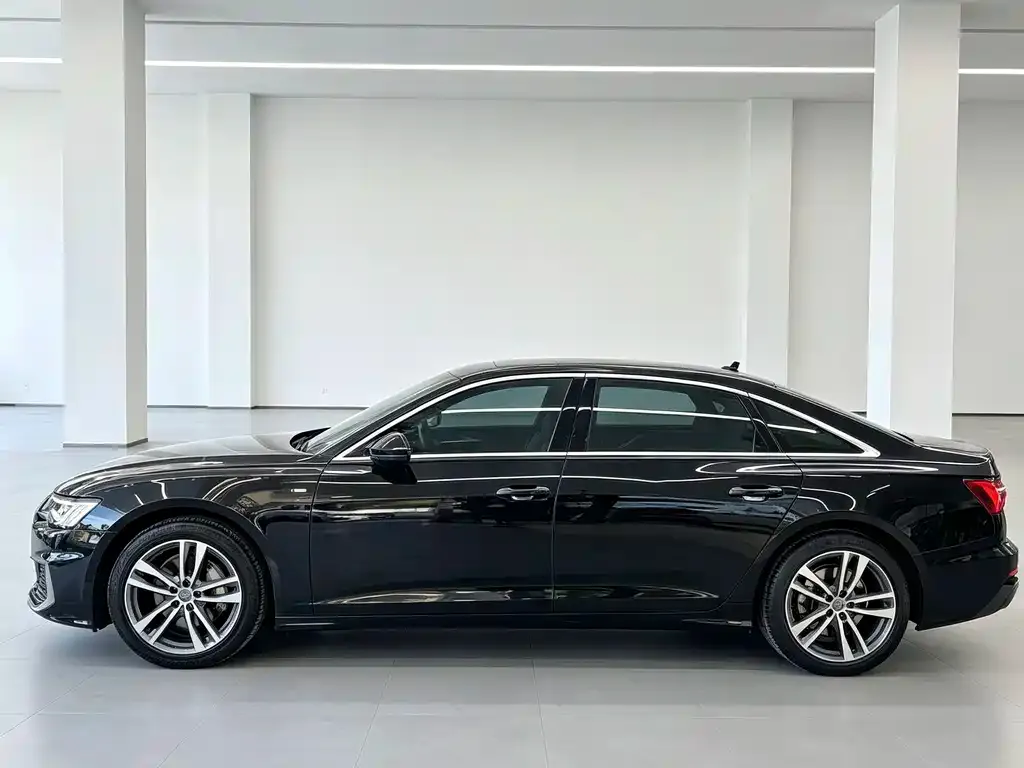 Audi A6L — фото 10