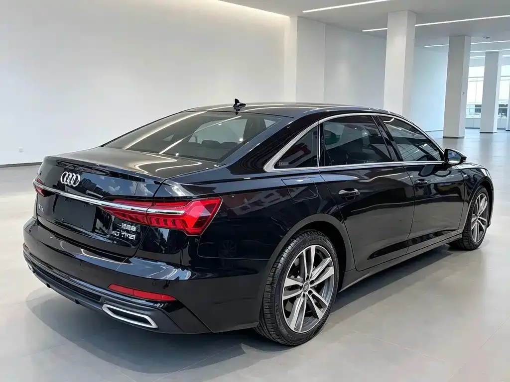 Audi A6L — фото 6