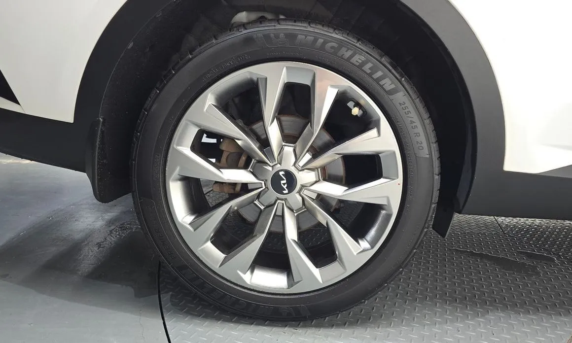 Kia Sorento — фото 8