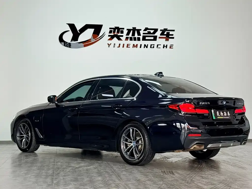 BMW 5 Series New Energy — фото 4