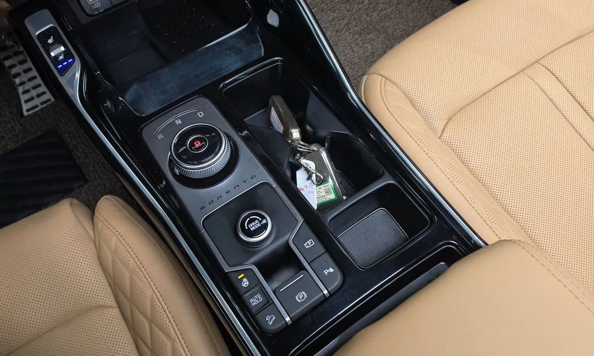 Kia Sorento — фото 8