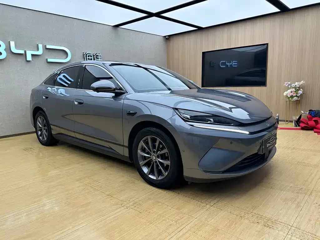 BYD Qin L — фото 6