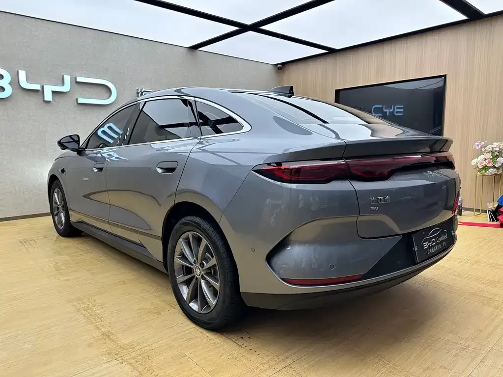 BYD Qin L — фото 9