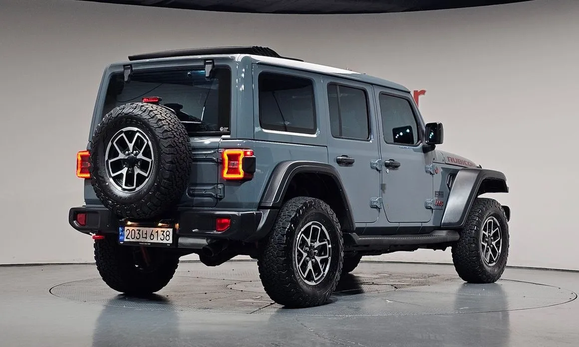 Jeep Wrangler — фото 10