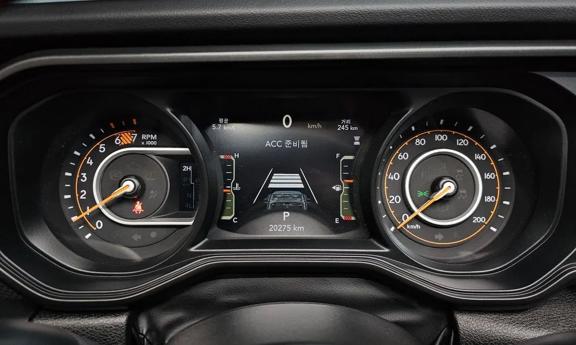 Jeep Wrangler — фото 9