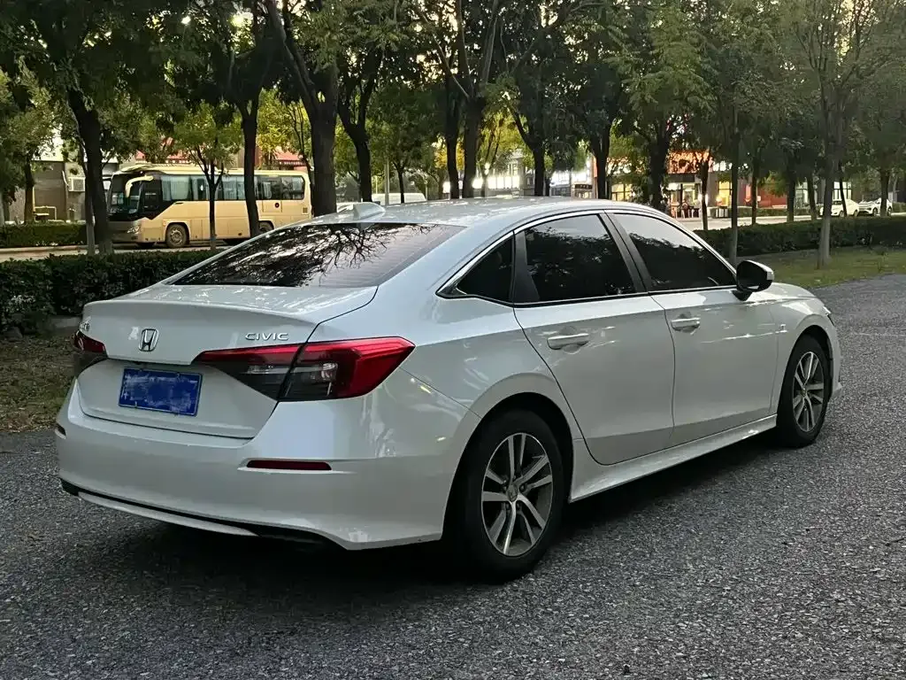 Honda Civic — фото 8
