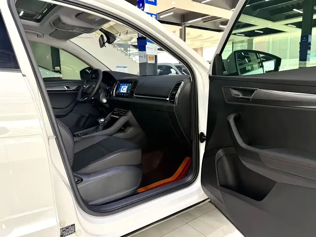 Skoda Karoq — фото 10