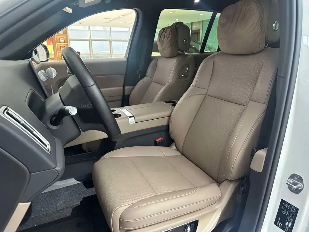 Li Auto L8 — фото 2
