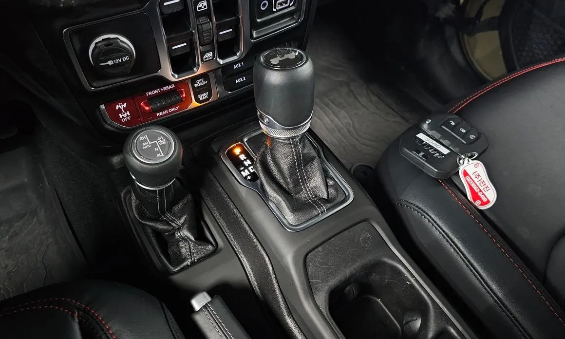 Jeep Wrangler — фото 9