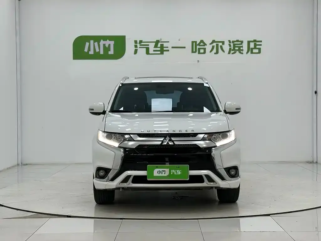 Mitsubishi Outlander — фото 2