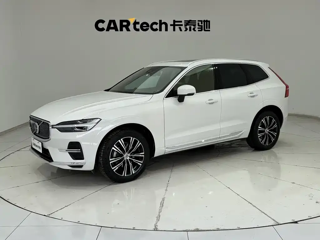 Volvo XC60 — фото 1