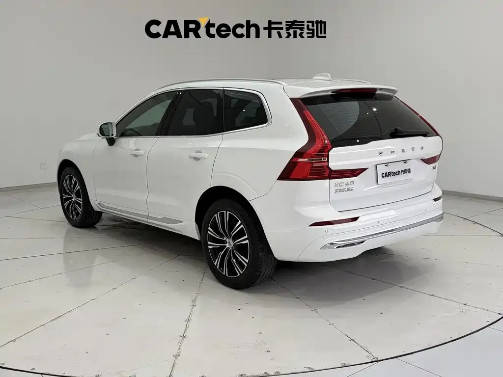 Volvo XC60 — фото 6