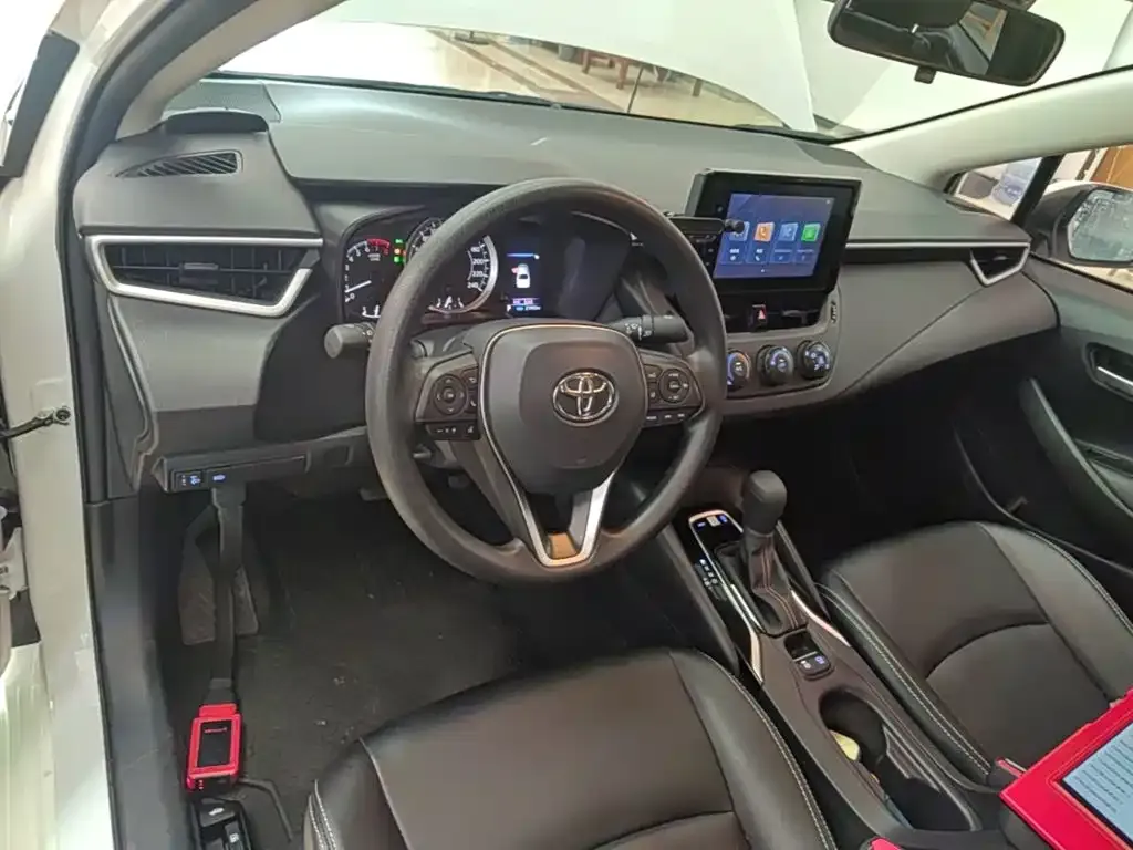 Toyota Corolla — фото 10