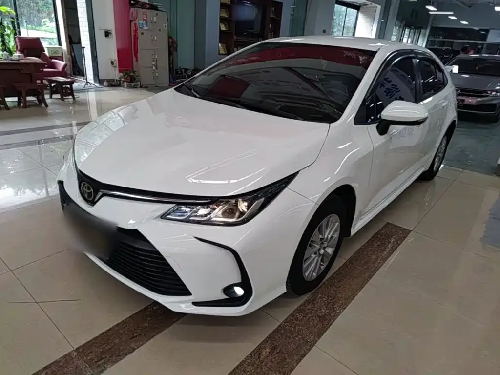 Toyota Corolla — фото 5