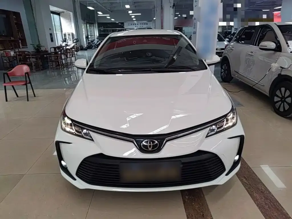 Toyota Corolla — фото 4
