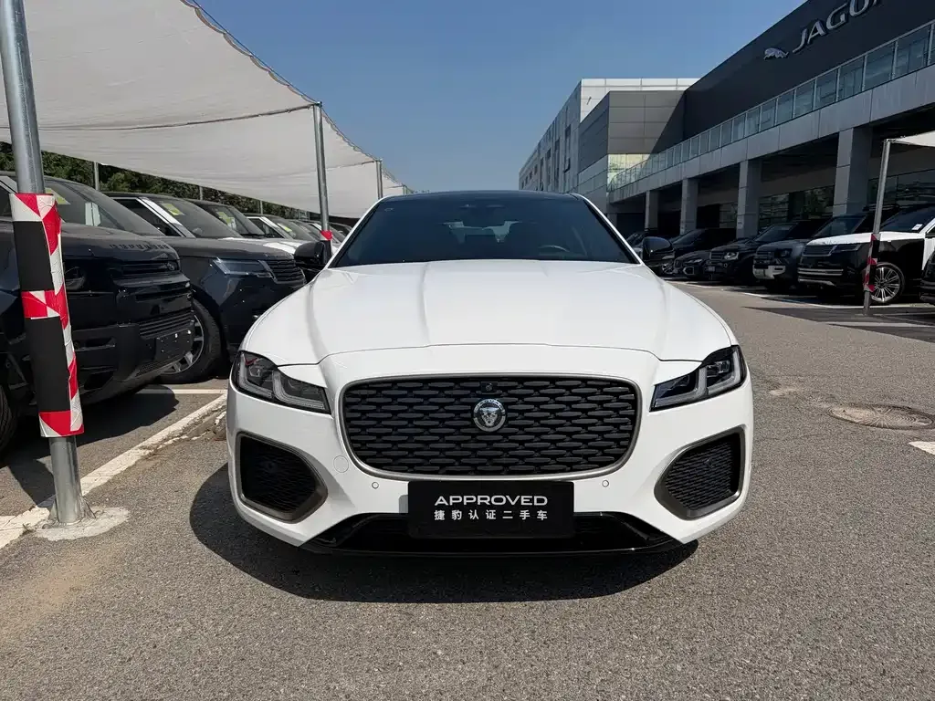 Jaguar XFL — фото 10