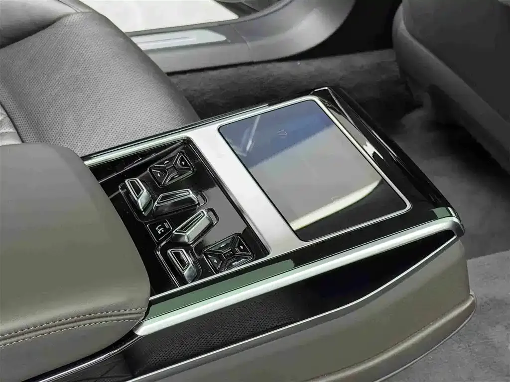 Audi A8 New Energy — фото 7