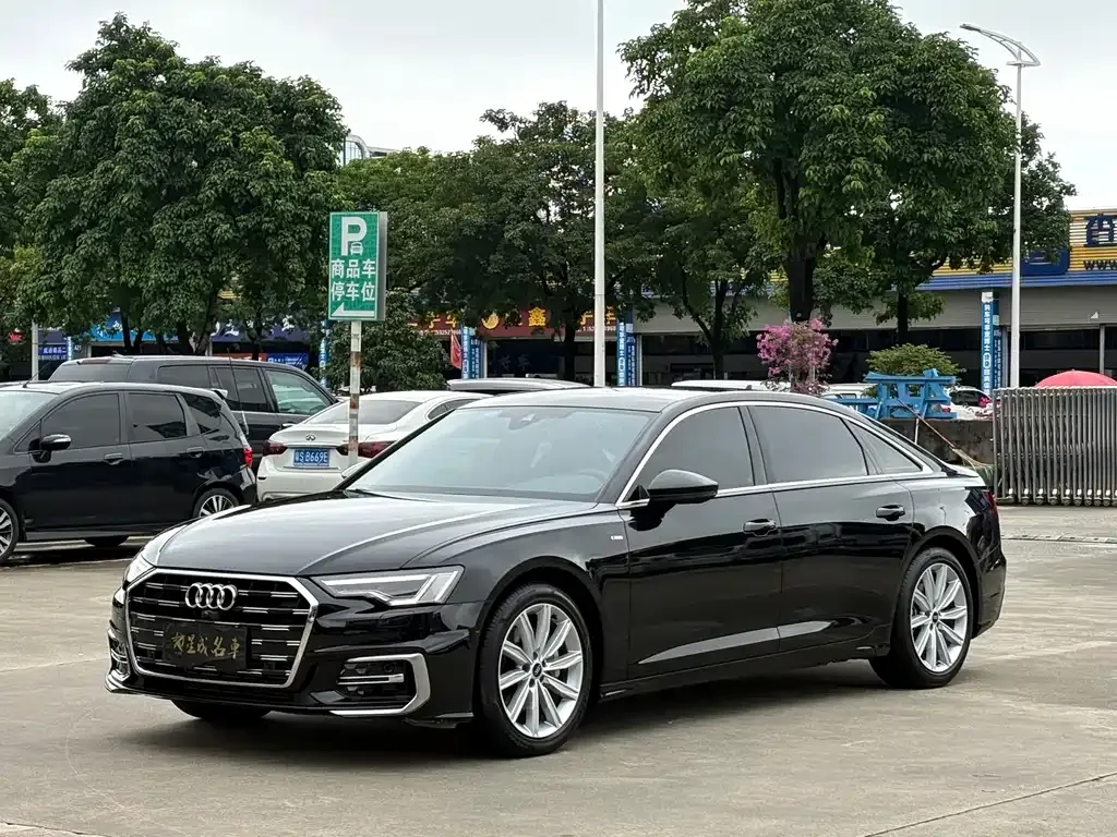 Audi A6L — фото 1