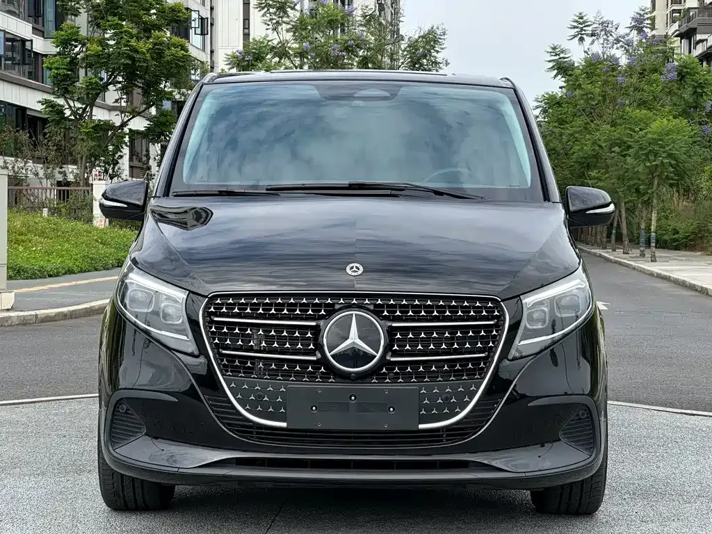 Mercedes-Benz V-Class — фото 9