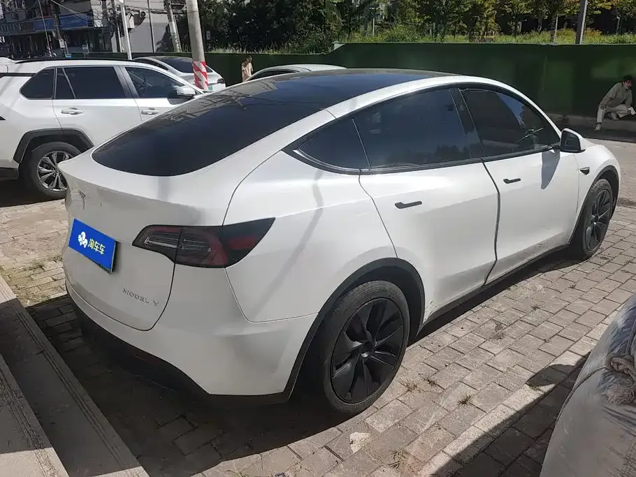 Tesla Model Y — фото 7