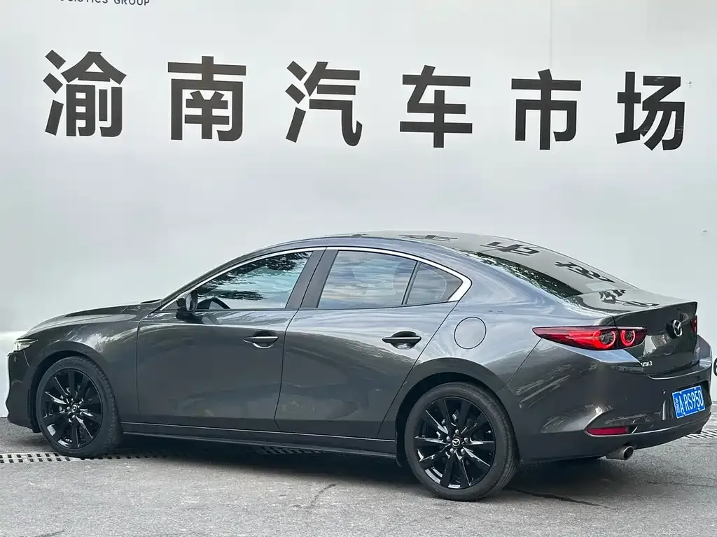 Mazda 3 Axela — фото 9