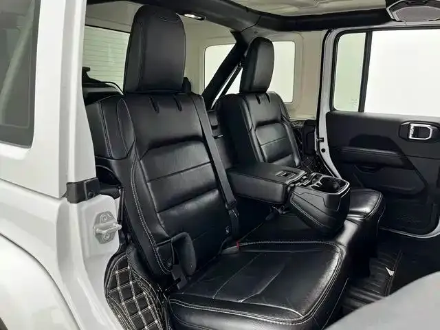 Jeep Wrangler — фото 2