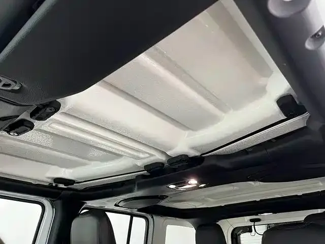 Jeep Wrangler — фото 10