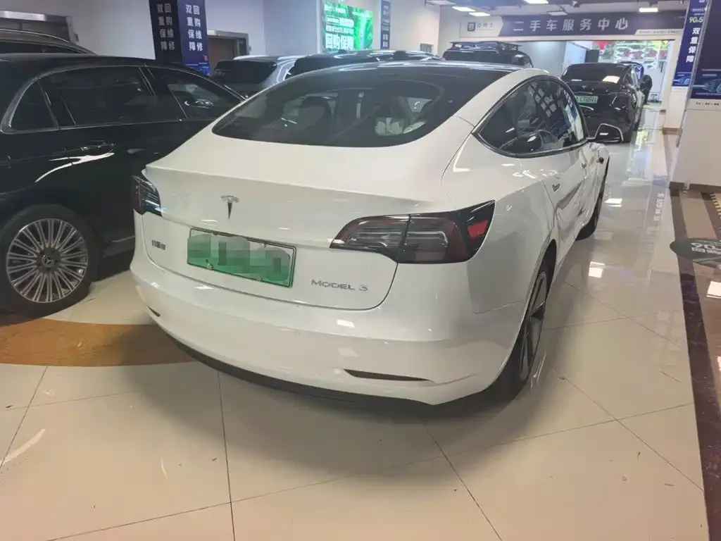 Tesla Model 3 — фото 6